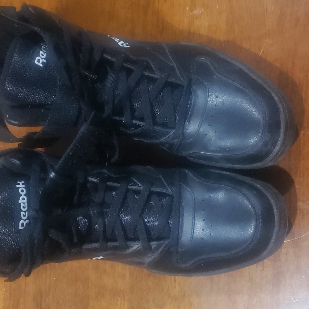 Womens reebok hightops size 9